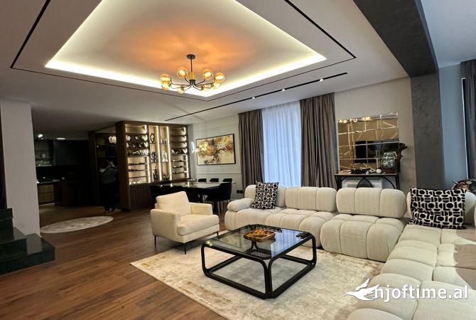 Shtepi me qera Vila Luksoze ne Tirane, 3+1, Mobilimi E mobiluar, Pagesa 5,000  Euro.