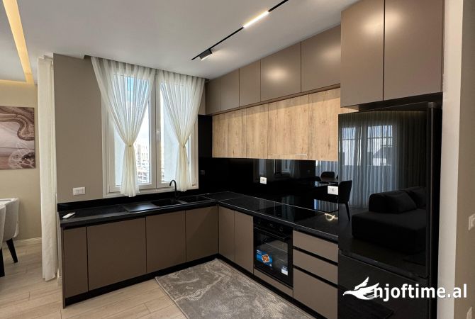 Shtepi me qera Apartament ne Tirane, 2+1, Mobilimi E mobiluar, Pagesa 850  Euro.