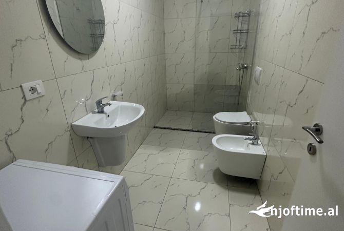 Shtepi me qera Apartament ne Tirane, 2+1, Mobilimi E mobiluar, Pagesa 550  Euro.