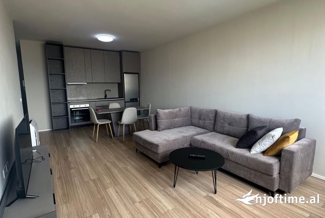 Shtepi me qera Apartament ne Tirane, 2+1, Mobilimi E mobiluar, Pagesa 550  Euro.