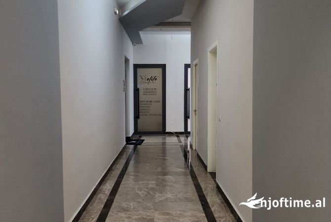 Ambient biznesi me qera 3+1 ne Tirane - 47,000 Leke