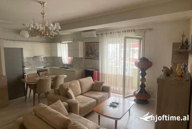 Shtepi me qera Apartament ne Tirane, 1+1, Mobilimi E mobiluar, Pagesa 500  Euro.