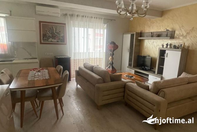 Shtepi me qera Apartament ne Tirane, 1+1, Mobilimi E mobiluar, Pagesa 500  Euro.