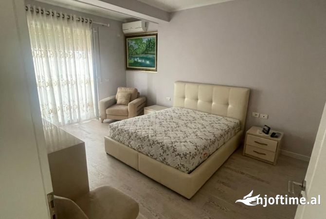 Shtepi me qera Apartament ne Tirane, 1+1, Mobilimi E mobiluar, Pagesa 500  Euro.