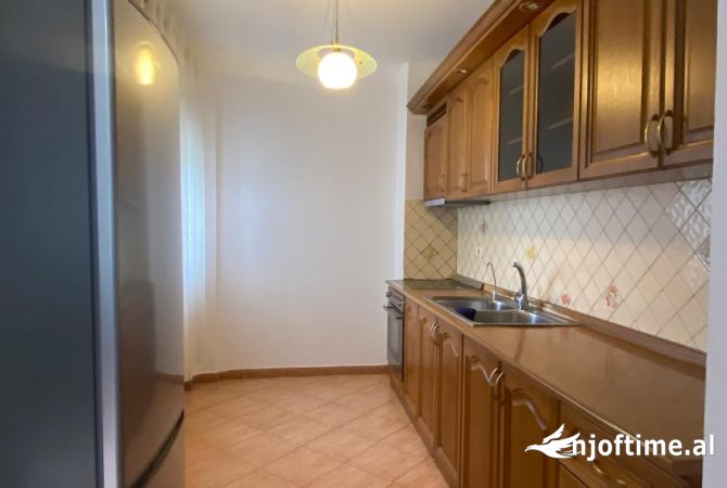 Shtepi me qera 2+1 ne Tirane - 38,000 Leke