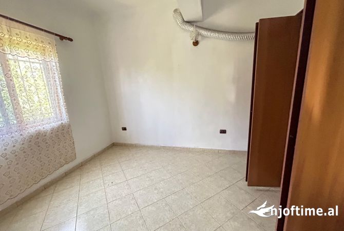 Shtepi me qera 3+1 ne Tirane - 35,000 Leke