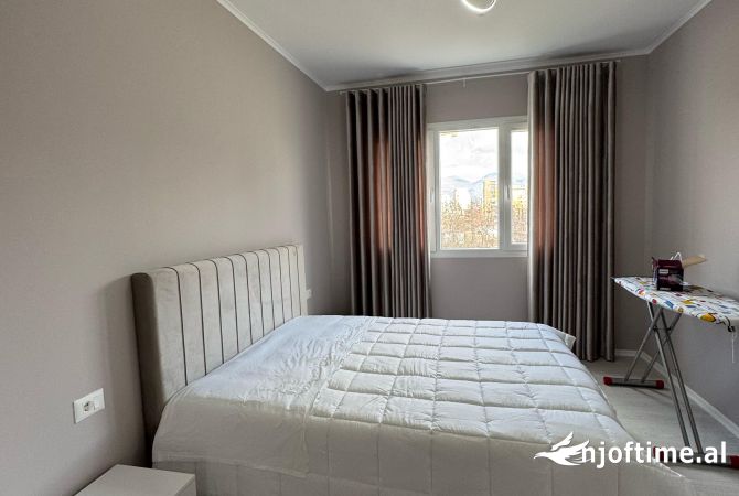 Shtepi me qera Apartament ne Tirane, 2+1, Mobilimi E mobiluar, Pagesa 800  Euro.