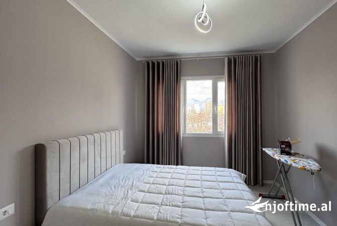 Shtepi me qera Apartament ne Tirane, 2+1, Mobilimi E mobiluar, Pagesa 800  Euro.