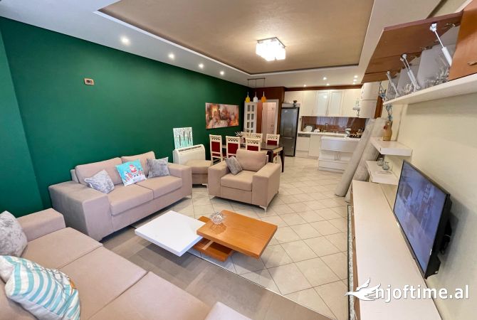 Shtepi me qera Apartament ne Tirane, 2+1, Mobilimi E mobiluar, Pagesa 650  Euro.