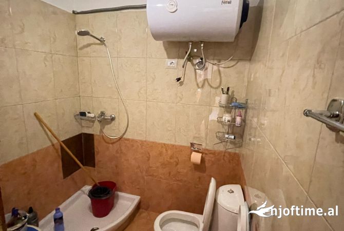 Shtepi me qera Apartament ne Tirane, 2+1, Mobilimi E mobiluar, Pagesa 650  Euro.
