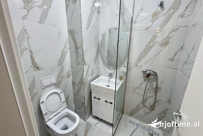 Shtepi me qera Apartament ne Tirane, 2+1, Mobilimi E mobiluar, Pagesa 800  Euro.