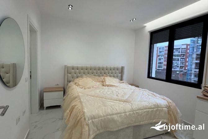 Shtepi me qera Apartament ne Tirane, 3+1, Mobilimi E mobiluar, Pagesa 800  Euro.