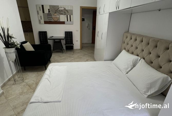 Shtepi me qera Garsoniere ne Tirane - 500 Euro