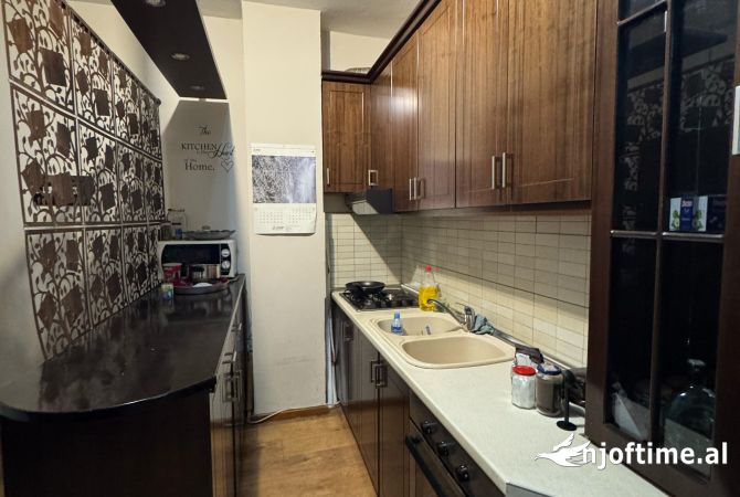 Shtepi me qera Apartament ne Tirane, 2+1, Mobilimi E mobiluar, Pagesa 450  Euro.