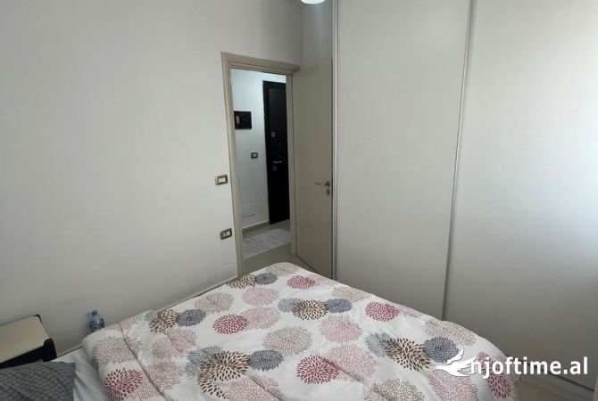 Shtepi me qera Apartament ne Tirane, 1+1, Mobilimi E mobiluar, Pagesa 500  Euro.
