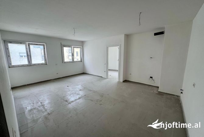 Qera Ambient per Zyre 📍 Qender  Cmimi:700 Euro