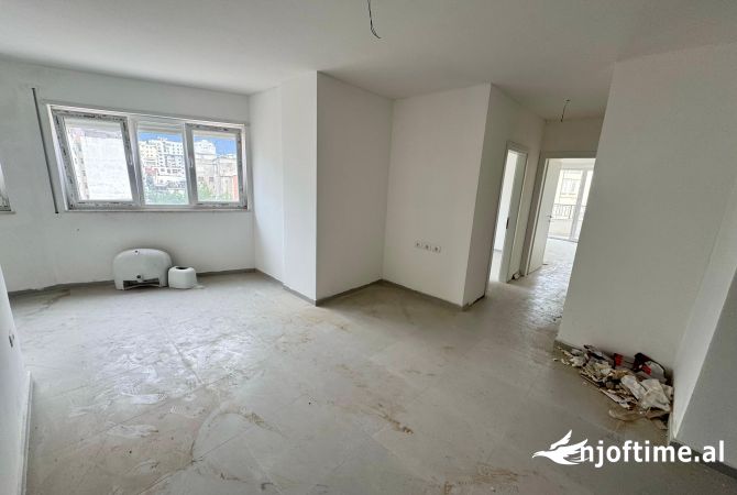 Ambient biznesi me qera 3+1 ne Tirane - 650 Euro