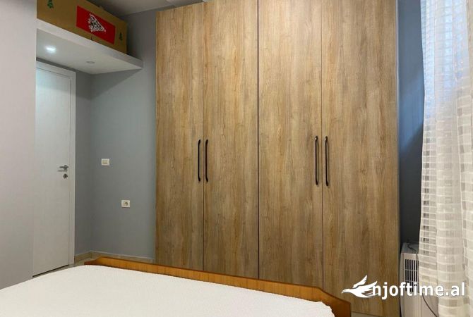 Shtepi me qera Shtepi Private ne Tirane, 1+1, Mobilimi E mobiluar, Pagesa 300  Euro.