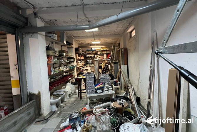 Ambient biznesi ne shitje 4+1 ne Tirane - 49,500 Euro