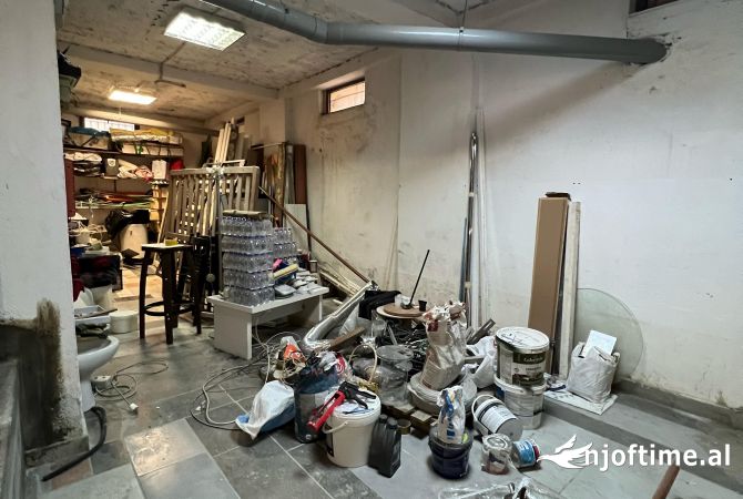 Ambient biznesi ne shitje 4+1 ne Tirane - 49,500 Euro