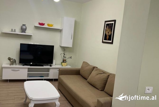 Shtepi me qera Apartament ne Tirane, 3+1, Mobilimi E mobiluar, Pagesa 600  Euro.