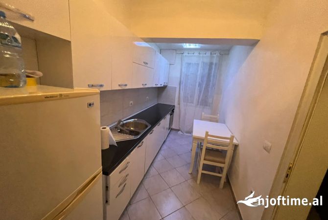 Shtepi me qera 1+1 ne Tirane - 400 Euro