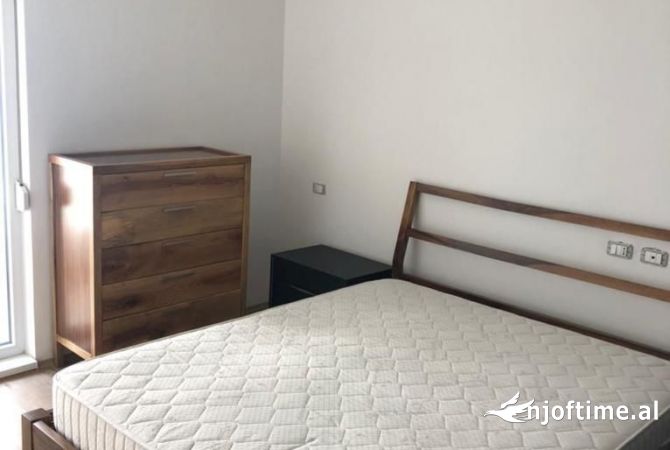 Shtepi me qera Apartament ne Tirane, 1+1, Mobilimi E mobiluar, Pagesa 550  Euro.