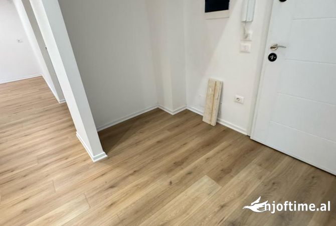 Shtepi me qera Duplex(shtepi me 2 kate) ne Tirane, 3+1, Mobilimi E mobiluar, Pagesa 1,000  Euro.