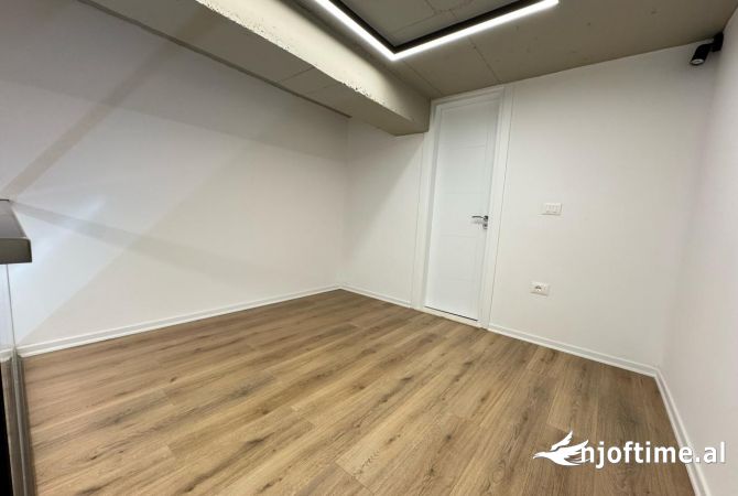 Shtepi me qera Duplex(shtepi me 2 kate) ne Tirane, 3+1, Mobilimi E mobiluar, Pagesa 1,000  Euro.