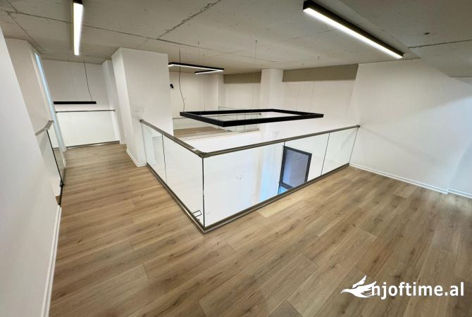 Shtepi me qera Duplex(shtepi me 2 kate) ne Tirane, 3+1, Mobilimi E mobiluar, Pagesa 1,000  Euro.
