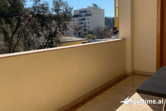 Shtepi me qera Shtepi Private ne Tirane, 2+1, Mobilimi E mobiluar, Pagesa 700  Euro.