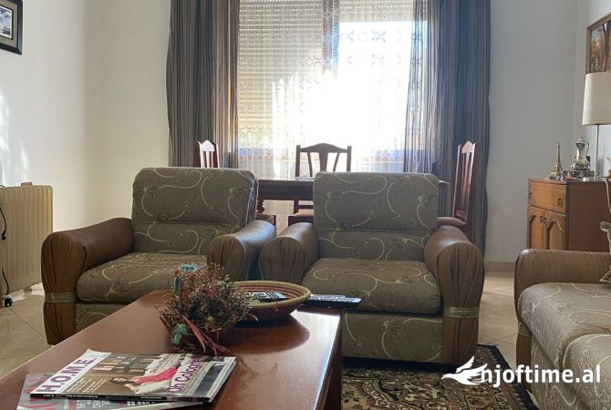 Shtepi me qera Shtepi Private ne Tirane, 2+1, Mobilimi E mobiluar, Pagesa 700  Euro.