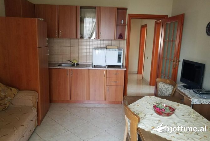 Shtepi me qera Apartament ne Tirane, 2+1, Mobilimi E mobiluar, Pagesa 40,000  Leke.