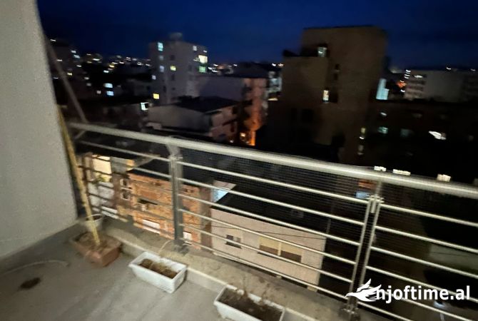 Shtepi me qera Apartament ne Tirane, 2+1, Mobilimi E mobiluar, Pagesa 550  Euro.