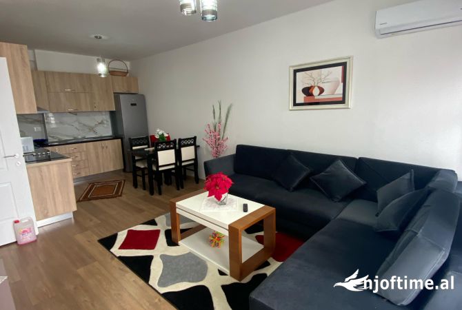 Shtepi ne shitje Apartament ne Tirane, 2+1, Mobilimi E mobiluar, Pagesa 130,000  Euro.