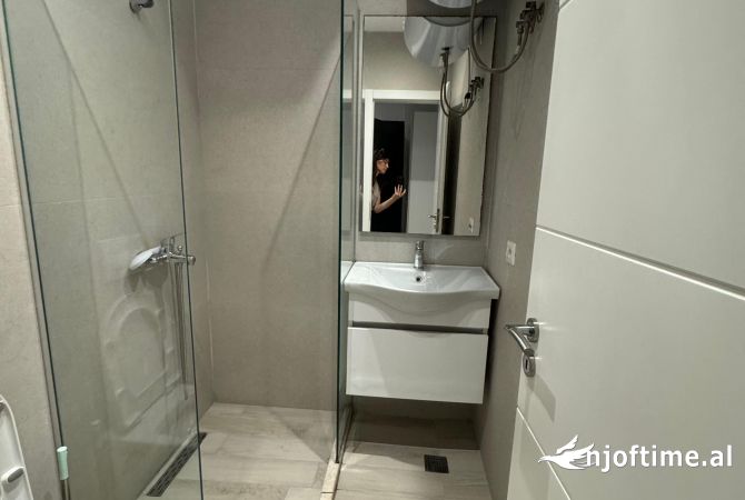Shtepi me qera 2+1 ne Tirane - 700 Euro
