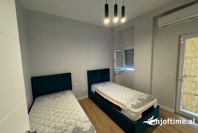 Shtepi me qera Apartament ne Tirane, 2+1, Mobilimi E mobiluar, Pagesa 700  Euro.