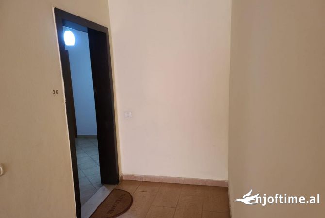 Shtepi me qera Apartament ne Tirane, 1+1, Mobilimi E mobiluar, Pagesa 400  Euro.