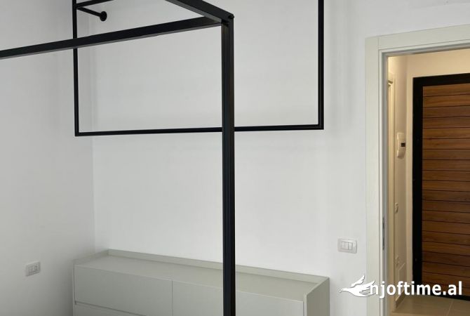 Shtepi me qera Apartament ne Tirane, 1+1, Mobilimi E mobiluar, Pagesa 50,000  Leke.