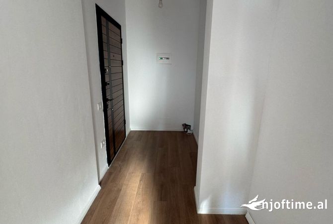 Shtepi me qera Apartament ne Tirane, 2+1, Mobilimi E mobiluar, Pagesa 650  Euro.