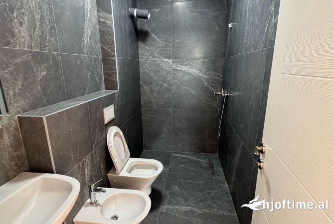 Shtepi me qera 2+1 ne Tirane - 650 Euro