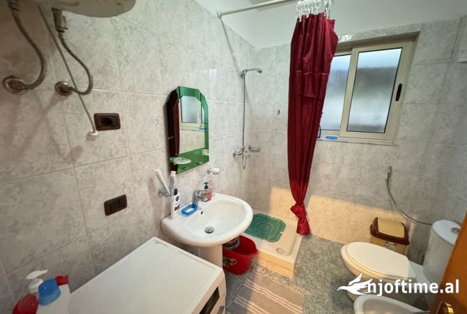 Shtepi me qera Shtepi Private ne Tirane, 2+1, Mobilimi E mobiluar, Pagesa 600  Euro.