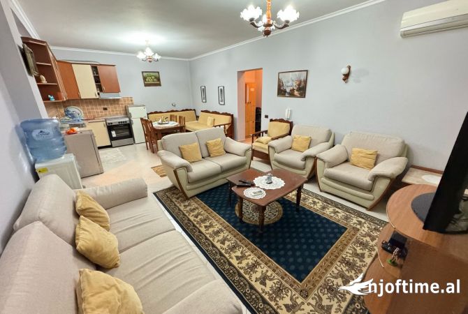 Shtepi me qera Shtepi Private ne Tirane, 2+1, Mobilimi E mobiluar, Pagesa 600  Euro.