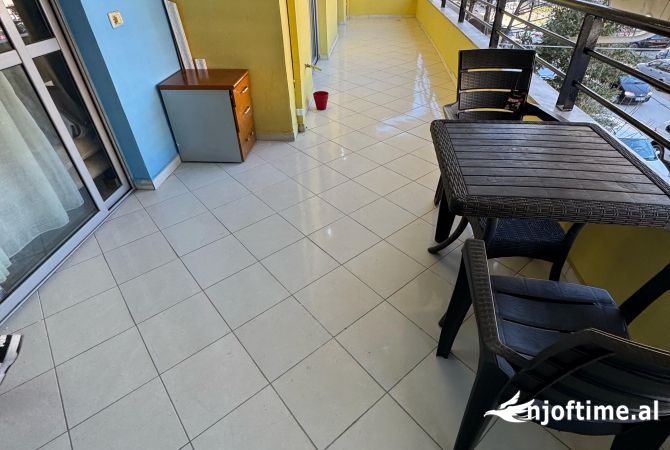 Shtepi ne shitje Apartament ne Tirane, 2+1, Mobilimi E mobiluar, Pagesa 145,000  Euro.