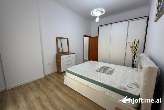 Shtepi ne shitje Apartament ne Tirane, 2+1, Mobilimi E mobiluar, Pagesa 145,000  Euro.