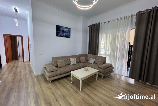 Shtepi ne shitje Apartament ne Tirane, 2+1, Mobilimi E mobiluar, Pagesa 145,000  Euro.