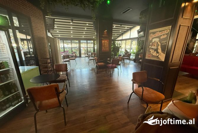 Ambient biznesi me qera 2+1 ne Tirane - 1,700 Euro