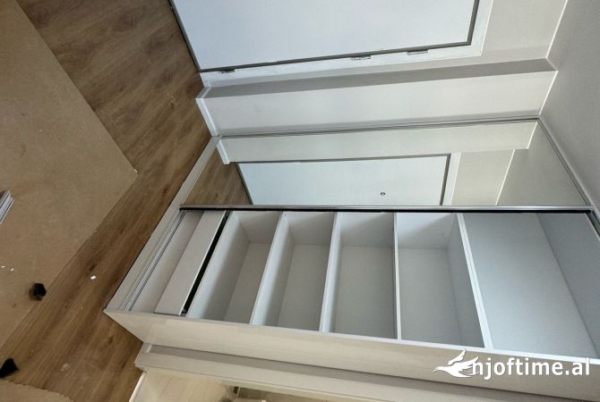 Shtepi ne shitje Apartament ne Tirane, 1+1, Mobilimi E mobiluar, Pagesa 100,000  Euro.