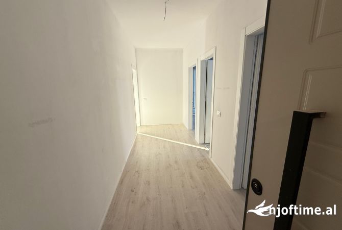 Shtepi me qera Apartament ne Tirane, 2+1, Mobilimi Bosh, pa mobiluar, Pagesa 700  Euro.