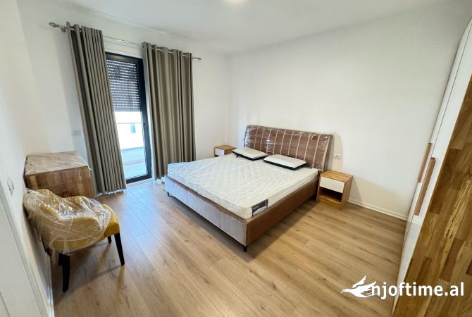 Shtepi me qera Apartament ne Tirane, 3+1, Mobilimi E mobiluar, Pagesa 900  Euro.